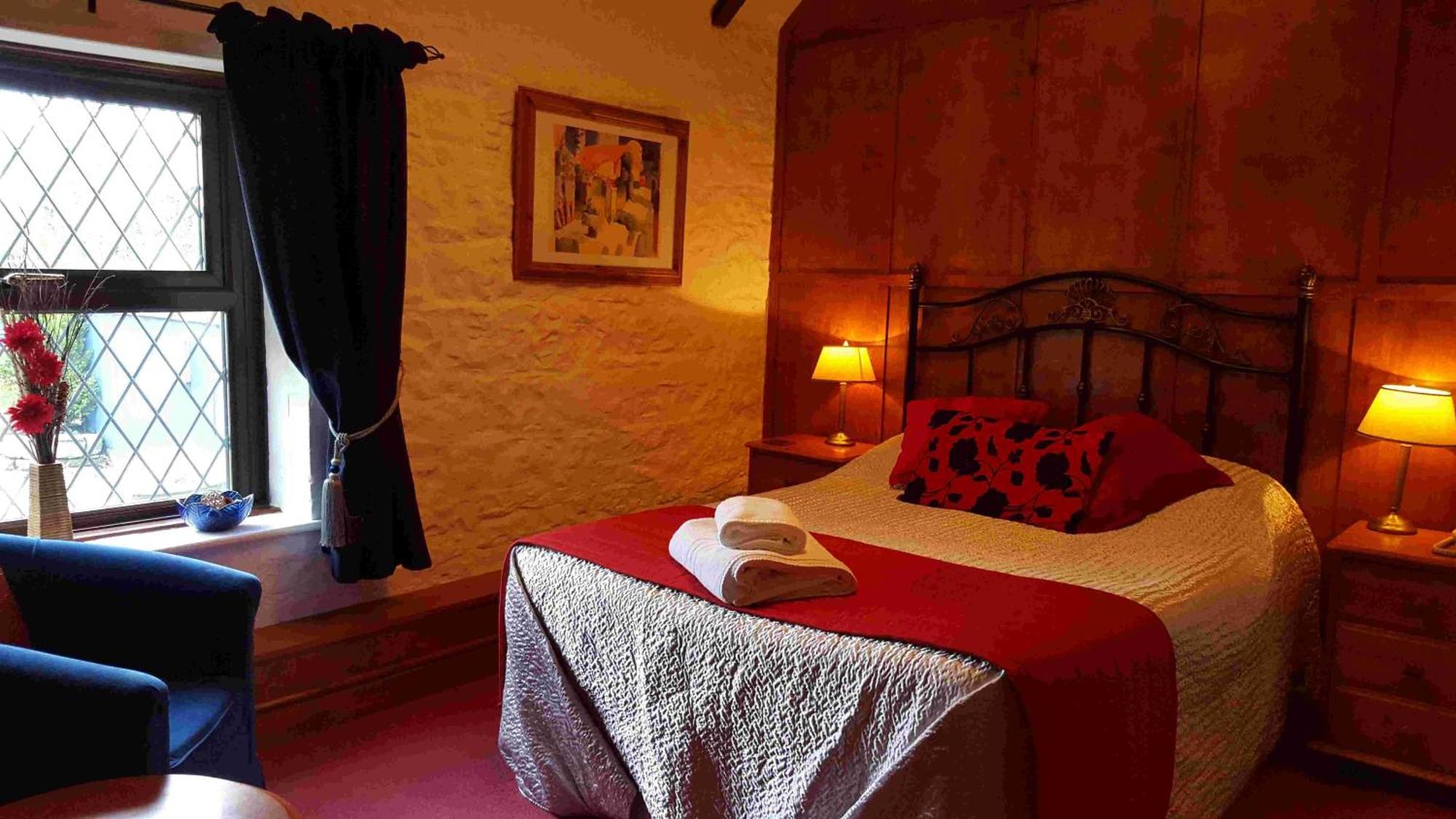 Hotel Oyo The Walnut Tree West Camel Exterior foto